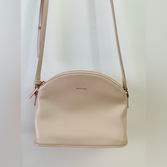 Matt & Nat Crossbody Bag - Cream with rose gold details - Picture 1 of 5